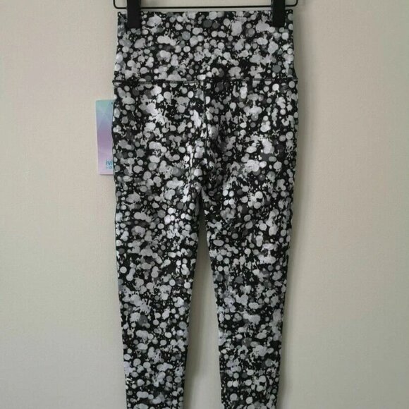 NWT IVIVVA by LULULEMON Black White Print Rhythmic Tight Mesh Pants Girls 12, 14 - Picture 4 of 7